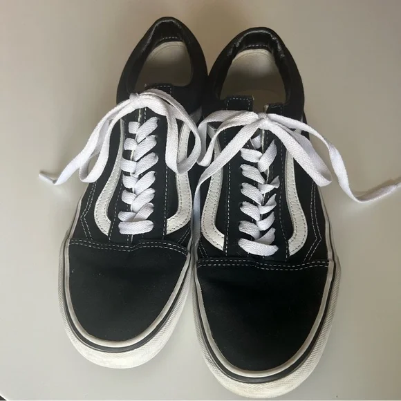 Like New! Vans Black and White Old Skool Sneakers casual OG skater surfer 70s - Picture 3 of 6